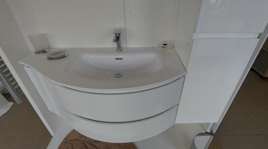 ARREDO BAGNO FREEDOM CURVO 145 CON COLONNA FINITURA BIANCO LUCIDO