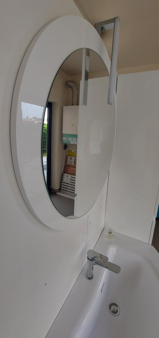 ARREDO BAGNO FREEDOM CURVO 145 CON COLONNA FINITURA BIANCO LUCIDO