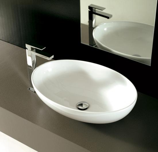 <p>LAVABO DA APPOGGIO CM.59X42X16,5 SOFTLY CERAMICA BIANCO</p>