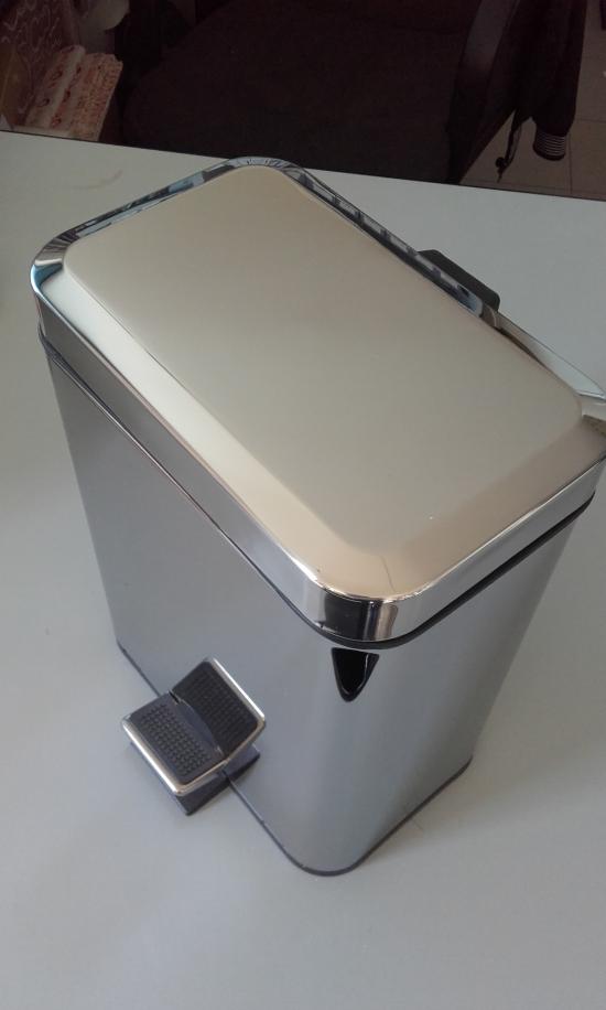 PATTUMIERA PER TOILETTE RETTANGOLARE CON APERTURA A PEDALE 5 LITRI LUX