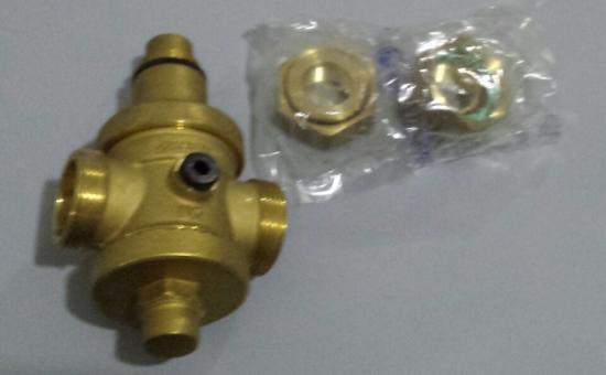 RIDUTTORE DI PRESSIONE SEDE INOX DIAM.3/4