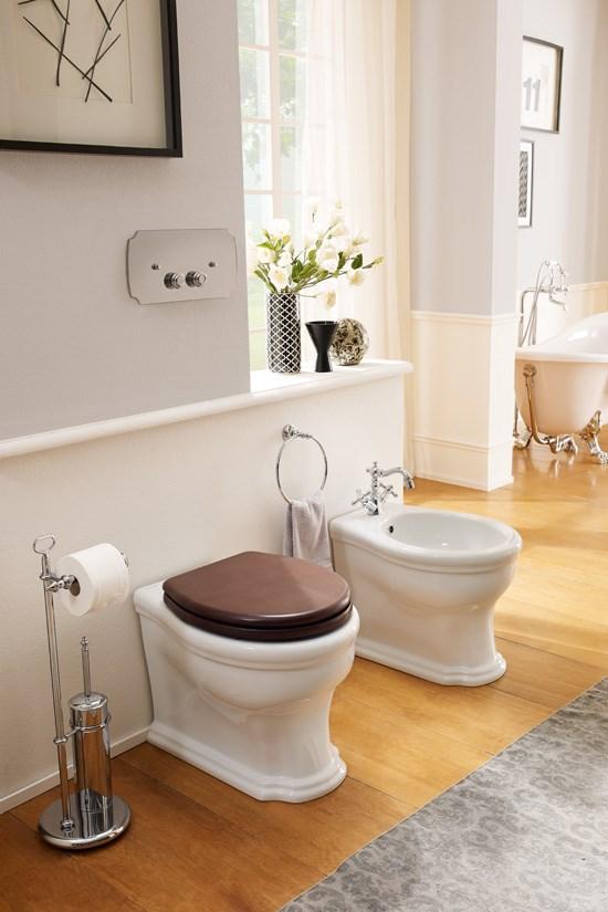 SANITARI A TERRA FILO MURO CLASSICI CASTELLANA WC+SEDILE WOOD+BIDET BIANCHI