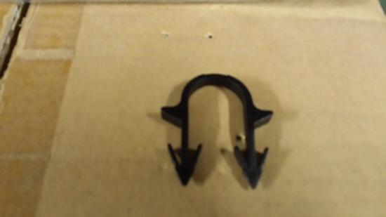STOCK N.150 CLIPS DI FISSAGGIO PER TUBAZIONE DIAM. 16